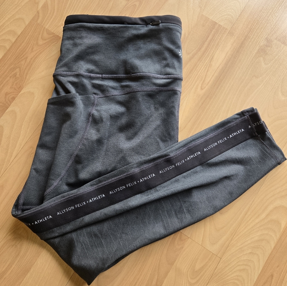 Athleta Ultimate Stash 7/8 Leggings